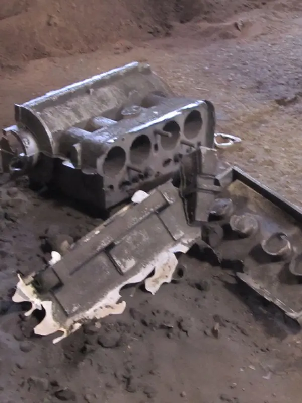 Rottura degli stampi (destaffaggio) e recupero delle sabbie