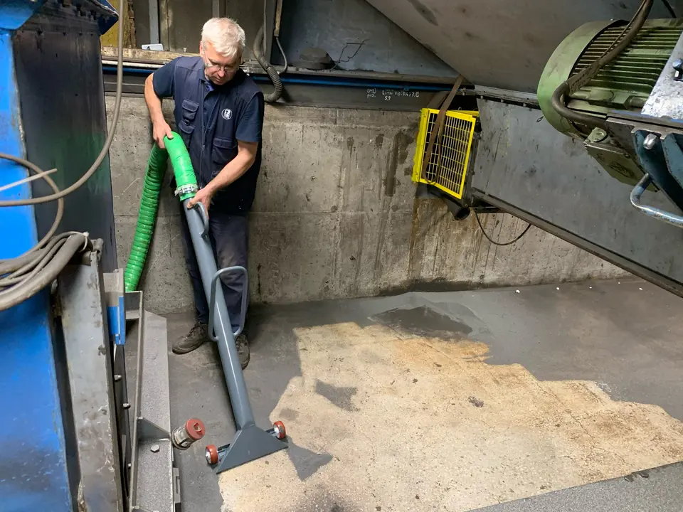 Recupero materiale abrasivo in cabina di sabbiatura